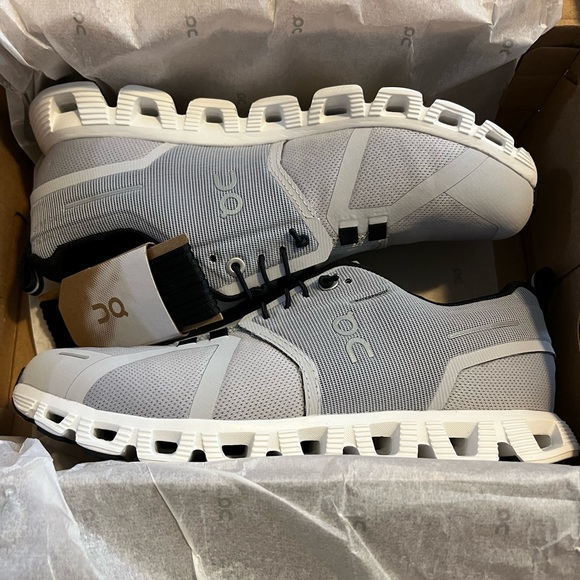 On Running Shoes - On Cloud Women’s shoes